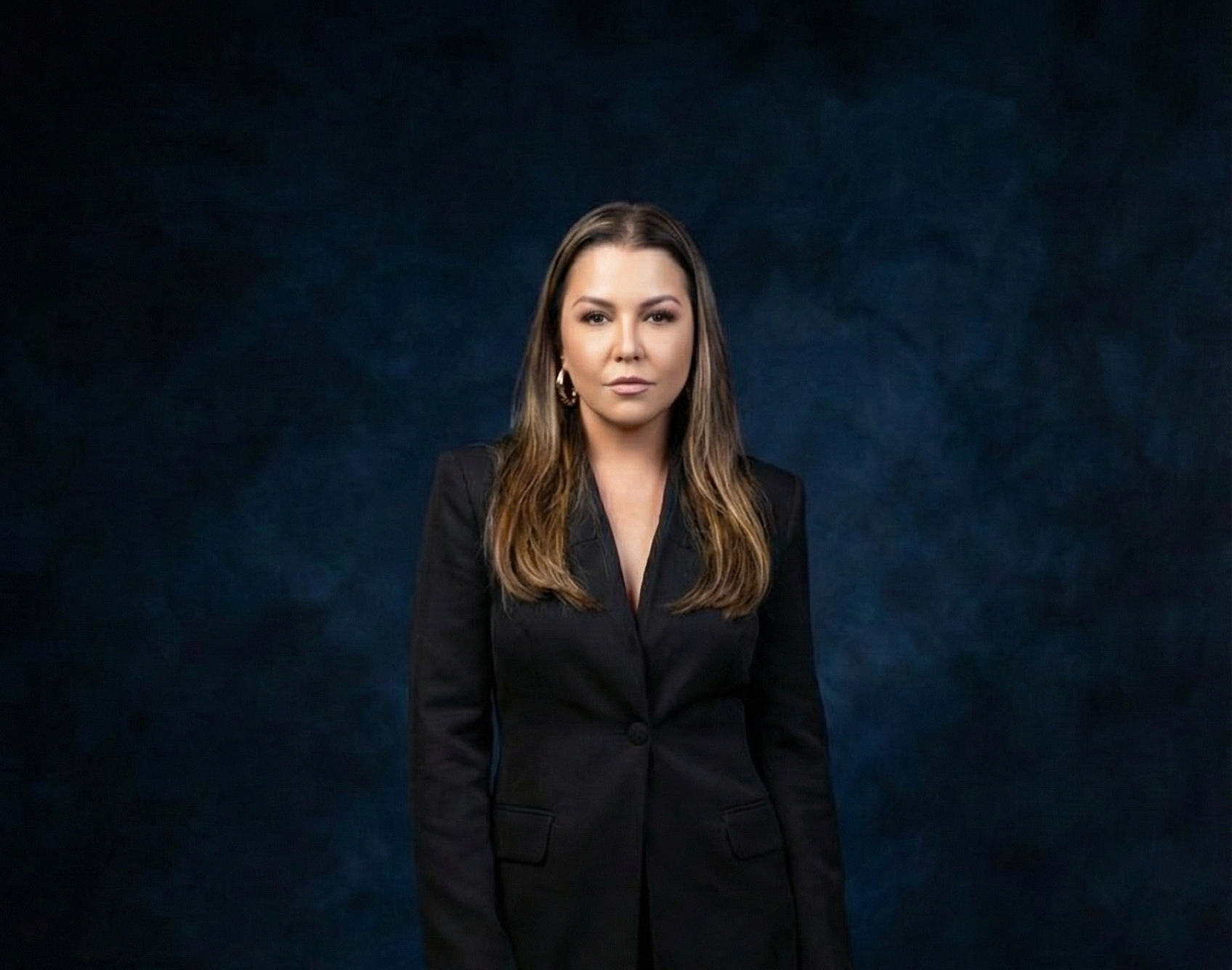 Especialista em Posicionamento Estratégico e Branding, conectando imagem, autenticidade e propósito no digital.